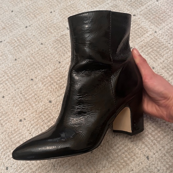 Sam Edelman Hilty Black Patent Bootie Size : 7 - Picture 4 of 13